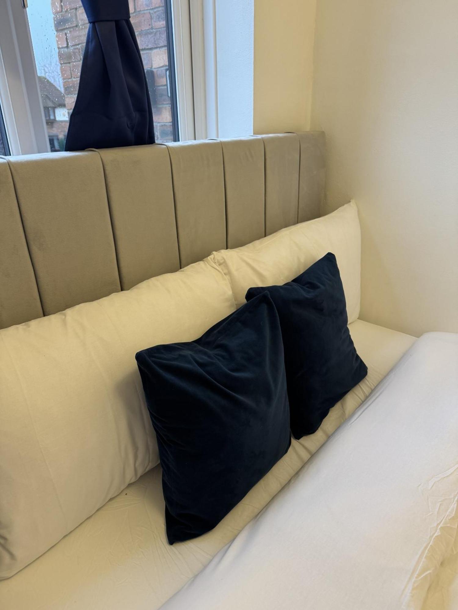 Cosy 2 Double Bedroom In Ancoats 7 Minutes From Coop Live, Etihad Stadium & Centre- Free Parking Available Apartment